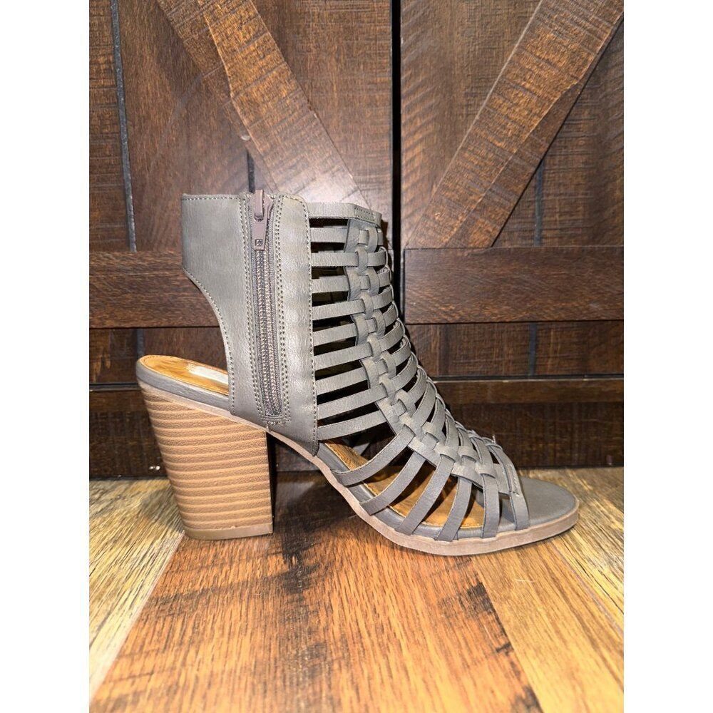 Sugar Vivid Peep Toe Side Cut outs Heeled Sandal‎ Size 8 - Picture 3 of 10